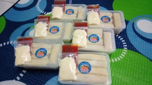 AlishaAnnisa Delights and Frozen AlishaAnnisa Delights and Frozen