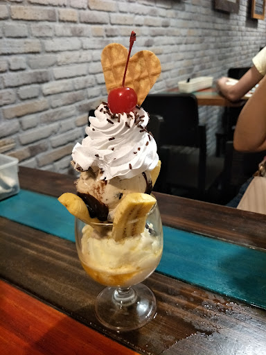 Quan Ice Cream & Coffee House