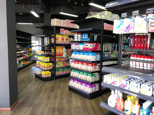 M & M Grocer