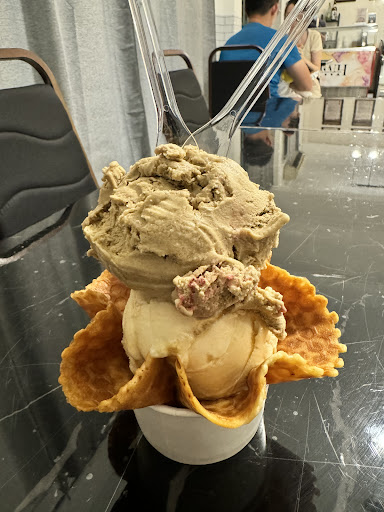 IWH ICE-CREAM WAFFLE HOUSE - Miri