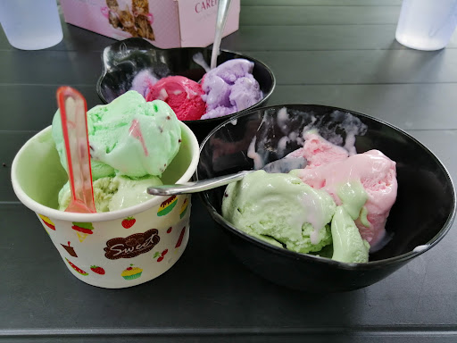 Izz's Garden Cafe